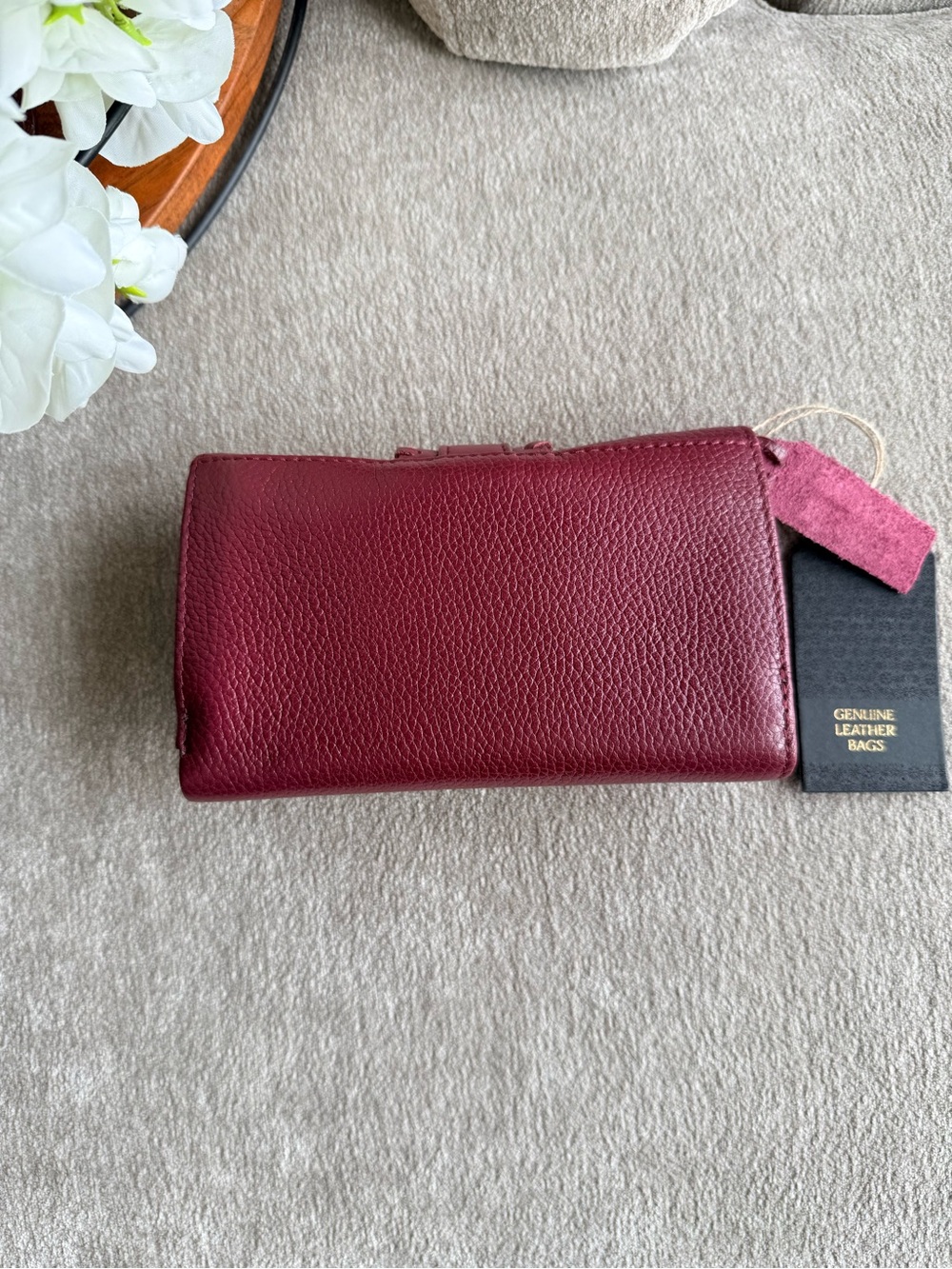 Women's Genuine Leather Flap Wallet in Burgundy NWT - Picture 4 of 6